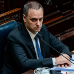 «Voy en contra de sus deseos»: el trasfondo de la desobediencia táctica de Adorni frente a Javier Milei